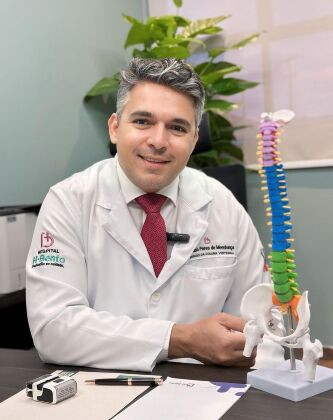 Fábio Mendonça é médico ortopedista e traumatologista, cirurgião de coluna vertebral. *Presidente do Grupo Hospitalar HBento Saúde e membro da Sociedade Brasileira de Coluna (SBC)