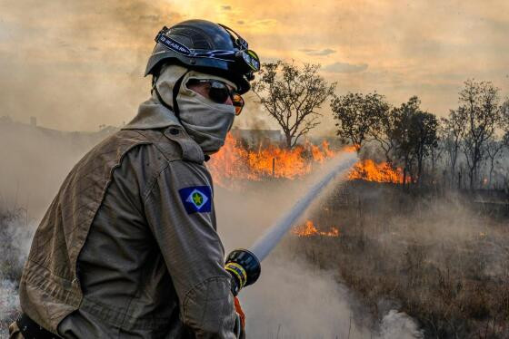 Combate a incêndio em Mato Grosso.