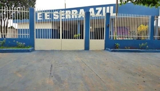 A Escola Estadual Serra Azul fica na cidade de Diamantino