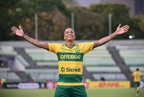 A última partida de Deyverson pelo Cuiabá foi no dia 17 de abril, contra o Vila Nova, na Copa Verde