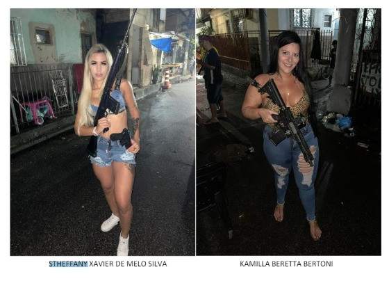 A foto foi tirada dentro de uma comunidade no Rio de Janeiro e integra o inquérito policial que embasou a operação policial.