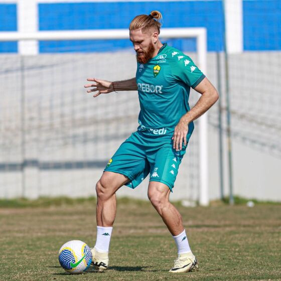 O Clube treinou na manhã deste sábado no CT do Avaí., nesta última atividade o jogador mais esperado era o volante Denilson.