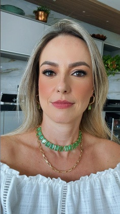Lenissa Rodrigues é empresária, empreendedora brasileira e coaching, graduada em Administração e Turismo, CEO do Filipo Massas, além de conselheira administrativa e fiscal da Abrasel-MT