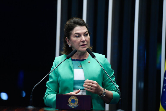 Rosana teve o passaporte recolhido por ser investigada de participar dos atos de 8 de janeiro.