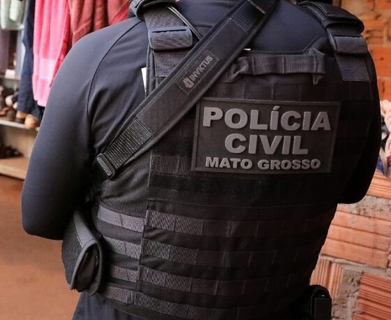 Foi realizado contato com a equipe da Polícia Civil do município, que realizou diligências para localização do ex-padrasto, que foi detido em uma residência no bairro Araguaia.