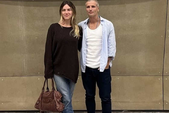  Os dois são apresentadores do podcast Surubaum e ainda são pais de três filhos, Titi, Bless e Zayn.