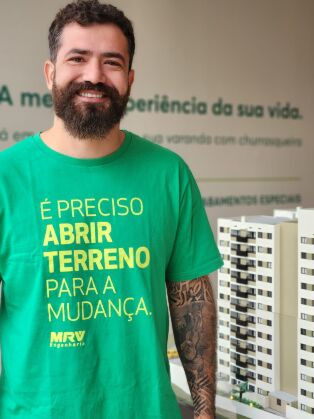 É arquiteto, gestor de desenvolvimento imobiliário da MRV e atuou como conselheiro do município de Cuiabá e do IAB-MT