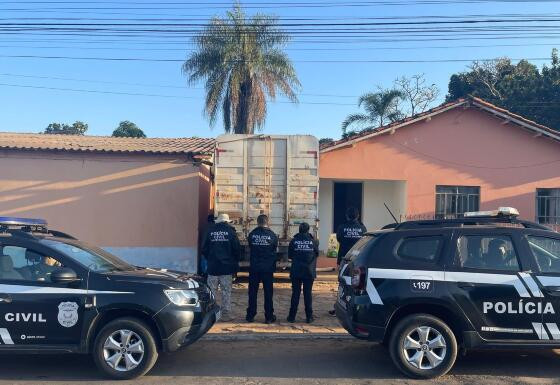 As ordens foram expedidas pela Primeira Vara Cível e Criminal de Alto Araguaia e são cumpridos na cidade de Santa Rita do Araguaia, no estado de Goiás.