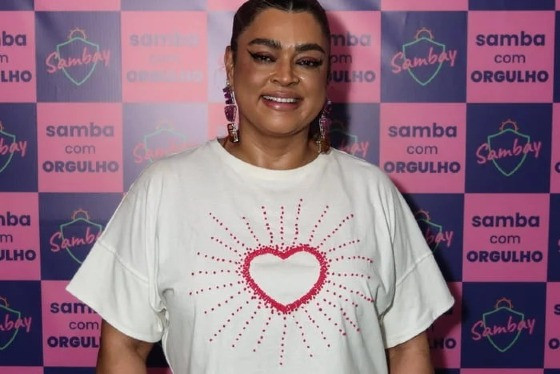 “Você tá solteira?”, questionou Preta para Pabllo, convidada especial do programa.”Tô, mãe, tô”, disse a cantora.