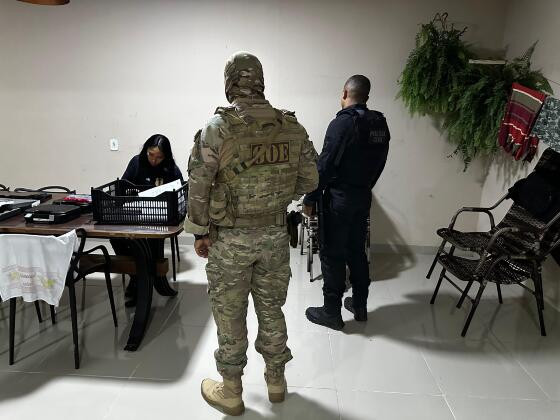 Os 15 foram indiciados por delitos como associação criminosa, corrupção passiva e ativa e lavagem de capitais.