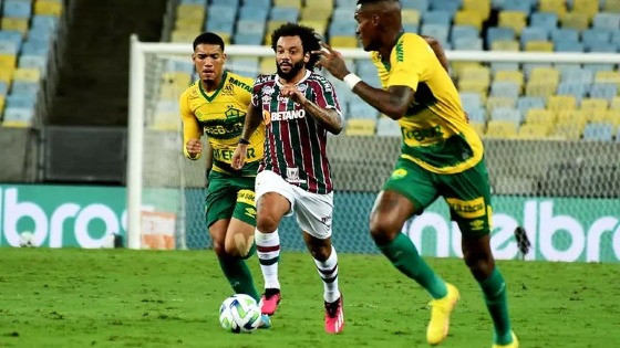 As entradas custam a partir de R$ 10 nos setores Sul e Leste, e podendo chegar a R$ 100 no setor Oeste inferior, todos esses setores são exclusivos para a torcida do Dourado. 