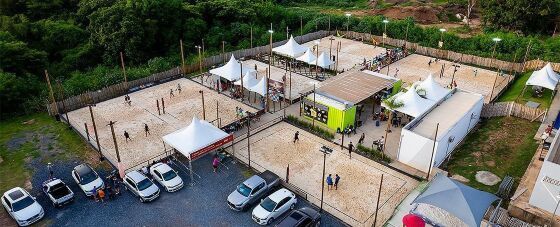 De acordo com os organizadores, mais de 400 atletas de Beach Tennis, entre profissionais e amadores, devem participar do circuito mundial. 
