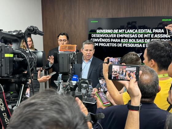 Em coletiva dada à imprensa, Mauro foi indagado sobre estar tentando vetar a deputada estadual Janaina Riva (MDB) da disputa como primeira-secretária. 