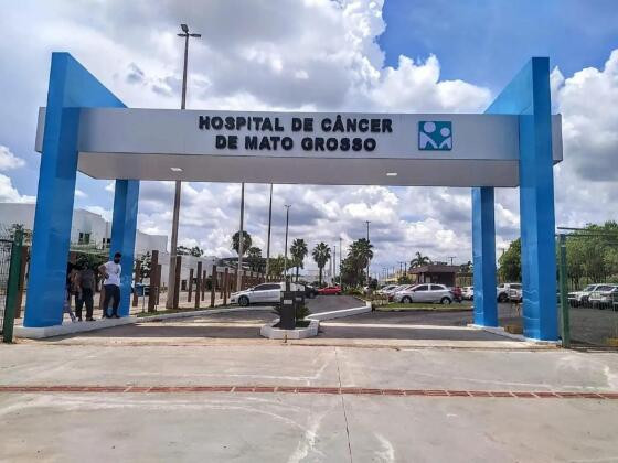 Fachada do Hospital de Câncer, em Cuiabá.