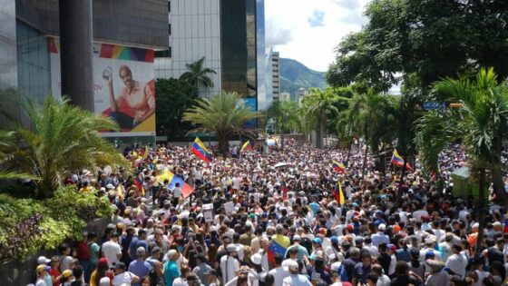 Manifestação contra a reeleição do presidente da Venezuela, Nicolás Maduro, reuniu multidão em Caracas na 3ª feira (30.jul).