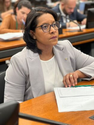 Gisela Simona é cuiabana, advogada e deputada federal pelo União Brasil