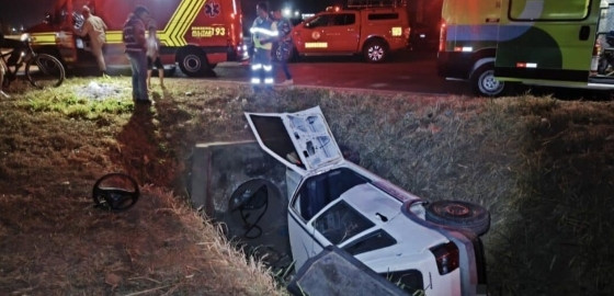 A vítima foi resgatada e levada para o hospital.