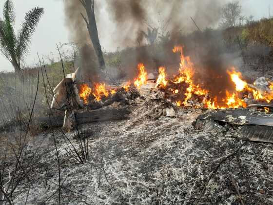 O avião caiu em uma propriedade rural em Apiacás.