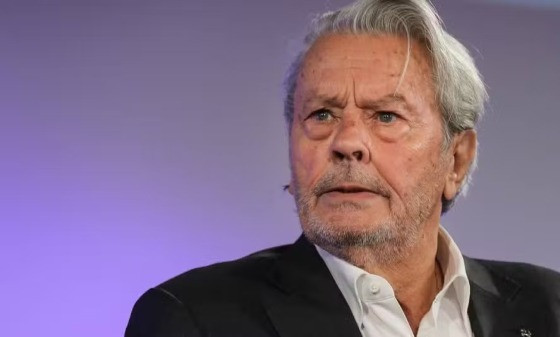 O ator Alain Delon morreu neste domingo (18).