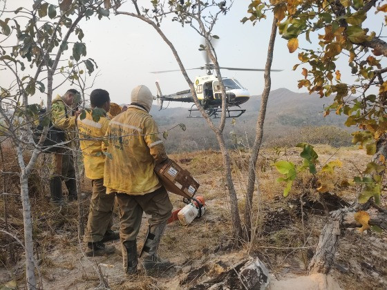 Incêndio fecha Morro São Jerônimo em Chapada 