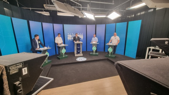 Candidatos se enfrentam em tradicional debate na TV