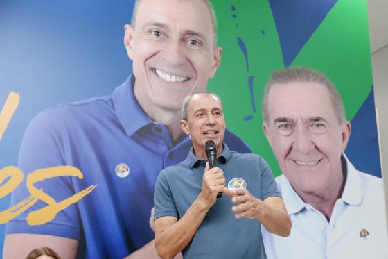 Miguel Vaz é prefeito e candidato à reeleição pelo partido Republicanos em Lucas do Rio Verde.