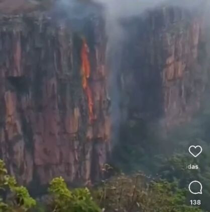 fogo no paredão de chapada