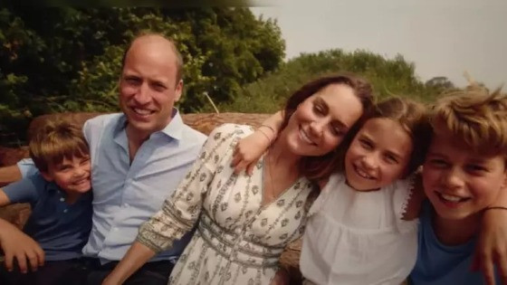 Kate Middleton em vídeo ao lado da família