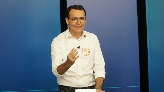 O candidato à Prefeitura de Cuiabá Lúdio Cabral (PT) se desculpou, nesta quarta-feira (2), com estudantes e educadores da área de ensino à distância.