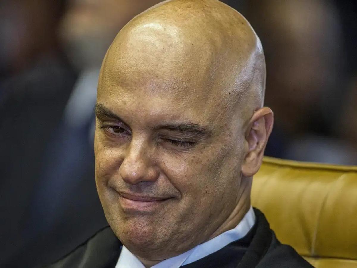Uma semana após condenar Bolsonaro, Moraes convida Lula para posse no STF
