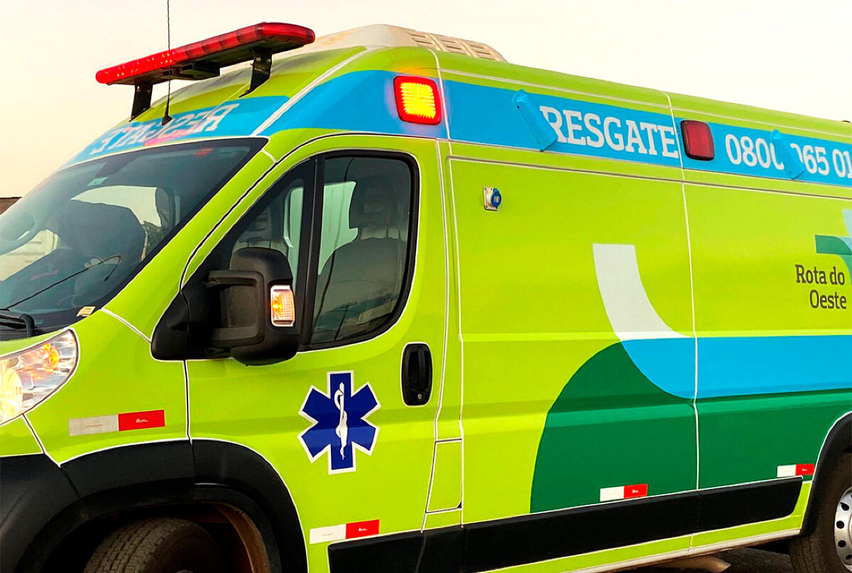 Batida entre moto e caminhões mata homem na BR-364