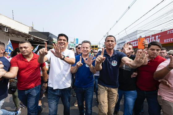 Kalil Baracat, junto ao governador Mauro Mendes, pediu votos aos populares. 