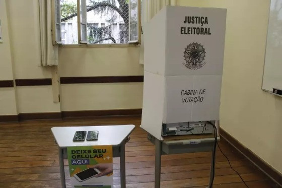 Para o eleitor poder apresentar apenas o e-título, é necessário que o eleitor já tenha cadastrado sua biometria na Justiça Eleitoral.