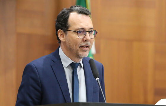Lúdio Cabral (PT) concorre no segundo turno das eleições municipais contra Abilio Brunini (PL).