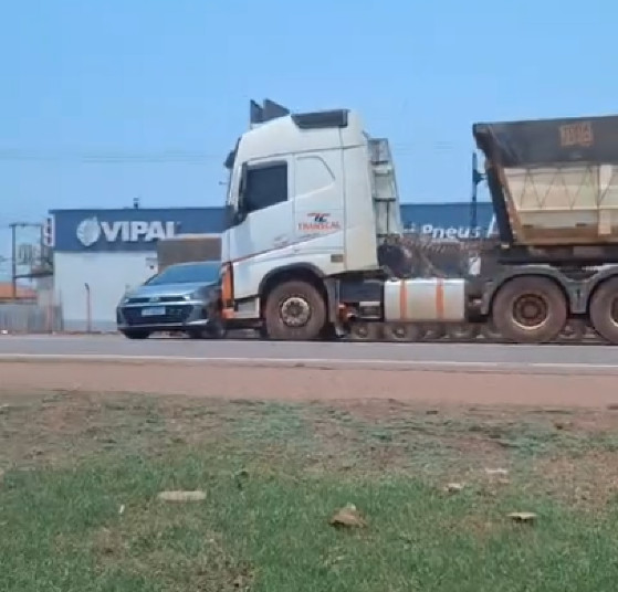 O acidente ocorreu na manhã desta segunda-feira (14), na saída de Rondonópolis para Cuiabá.