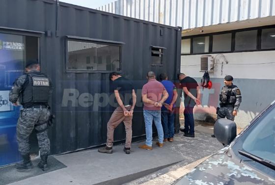 Os bandidos foram levados ao Cisc Verdão e a polícia tomará as providências cabíveis.