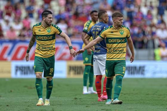 Dourado liberou a dupla antes mesmo do encerramento do Campeonato Brasileiro.