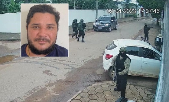 Com Francivaldo Moreira Pontes foi apreendida uma arma de uso proibido, um fuzil AK47, e munições do mesmo calibre.