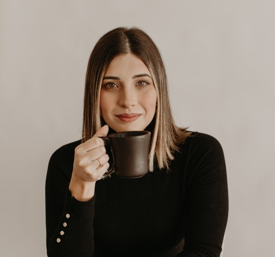 Gabriella Ibrahim é advogada contratualista, especialista e referência em Contratos e Legal Design, criadora da Formação LDFD