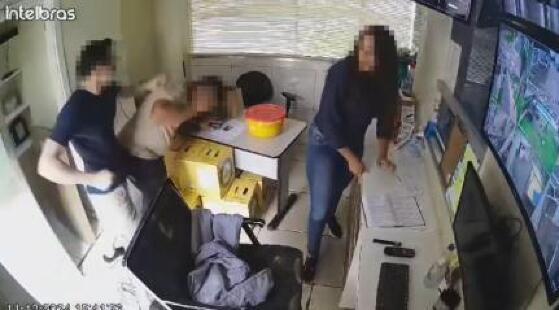 Registro das câmeras onde zelador é agredido