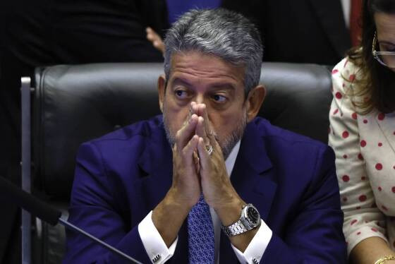 Plenário da Câmara dos Deputados durante votação de medidas do pacote de corte de gastos do governo federal nesta quinta-feira (19); o presidente da casa, deputado Arthur Lira, preside os trabalhos -