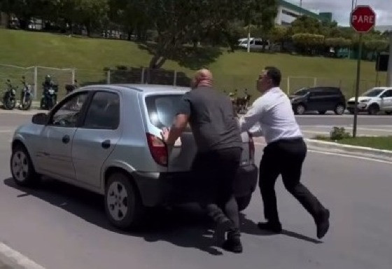 Abilio e Cláudio ajudam motorista em Cuiabá