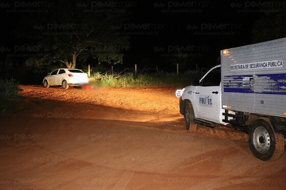 Moradores da região que acionaram a Polícia Militar por volta das 23h, após ouvirem o barulho dos tiros.