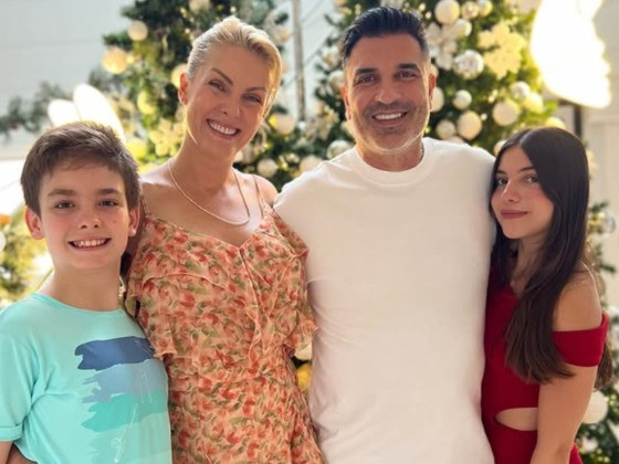 Ana Hickmann e Edu Guedes celebram 1° Natal como noivos em família 