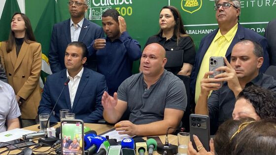 Ainda durante a reunião, o prefeito descartou novamente a possibilidade de que os servidores municipais recebam o pagamento de forma parcelada.