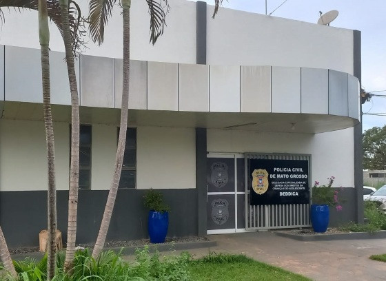 A prisão foi realizada por policiais da Delegacia Especializada de Defesa dos Direitos da Criança e do Adolescente (Deddica).