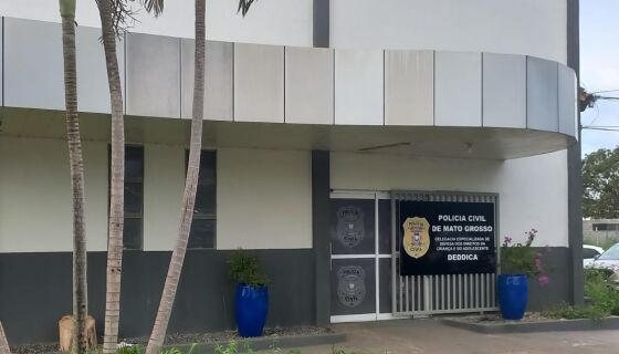 A prisão foi realizada por policiais da Delegacia Especializada de Defesa dos Direitos da Criança e do Adolescente (Deddica).