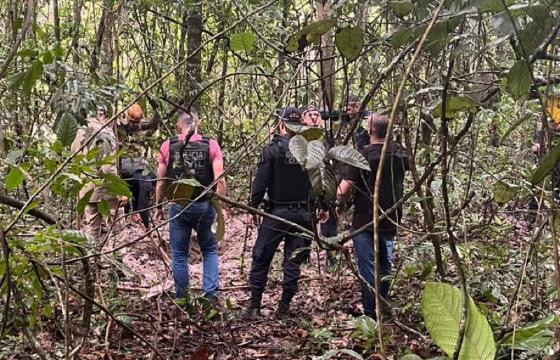 Nesta sexta-feira, foram realizadas escavações iniciais, que resultaram na localização até o momento, de 11 corpos enterrados