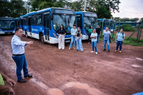 Cláudio mostrou uma vistoria realizada na Autarquia Municipal do Transporte Coletivo (AMTC).