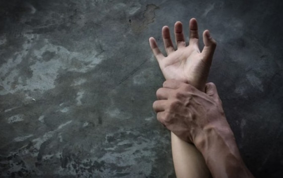 Adolescente é sequestrada e obrigada a fazer sexo oral em maníaco sexual 